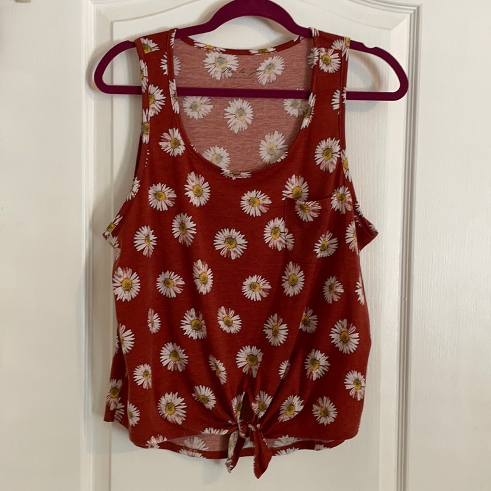 Sunflower tank with pocket